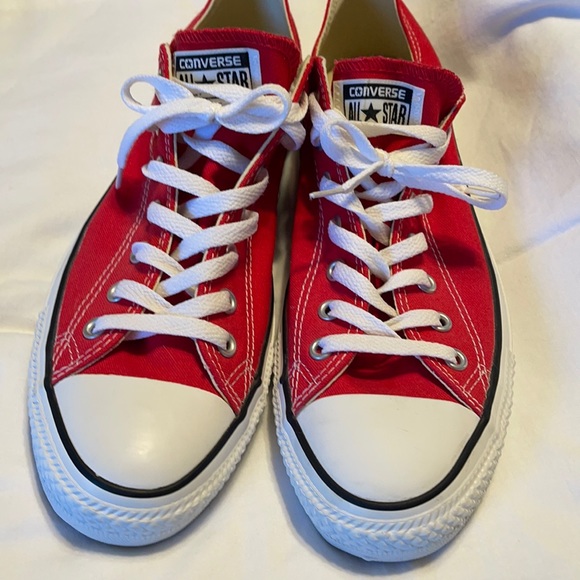 Converse Other - NWOT Converse Chucks in enamel red size 11